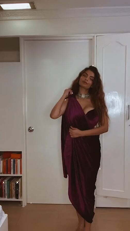 anveshi 238 - Anveshi Jain's last Instagram LIVE before she takes a break - see her hot HD stills in saree.