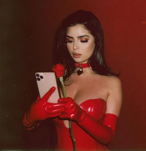 demi 4 - Demi Rose flaunts her curvy body in a skimpy red outfit - the popular Instagram model's fine booty sets internet on fire on Valentine's Day.