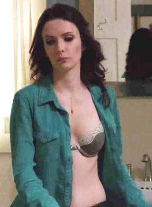 elizabeth - 21 hot photos of Elizabeth 'Bitsie' Tulloch - actress from Superman &amp; Lois and Grimm.