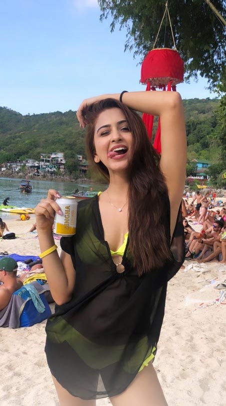 eshanya 36 - 15 hot bikini photos of Esshanya Maheshwari - see this beautiful Indian actress showing her sexy avatar.