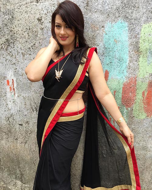 falguni 4 - Falguni Rajani looks stunning in black saree - see Gulfam Kali raise the temperature with her hot looks.