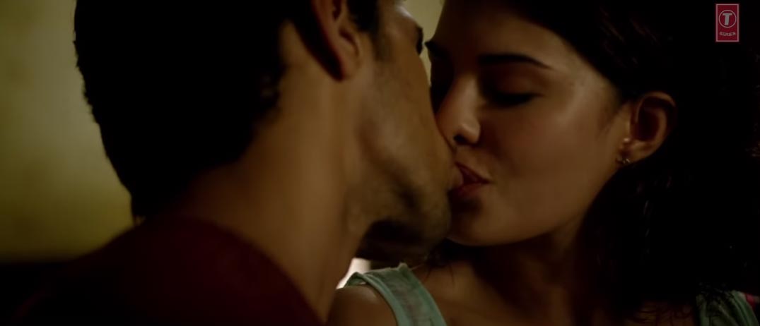 jacquline 3 - Jacqueline Fernandez hot scene - Bollywood actress in bra hot intimate scene sets screens on fire.