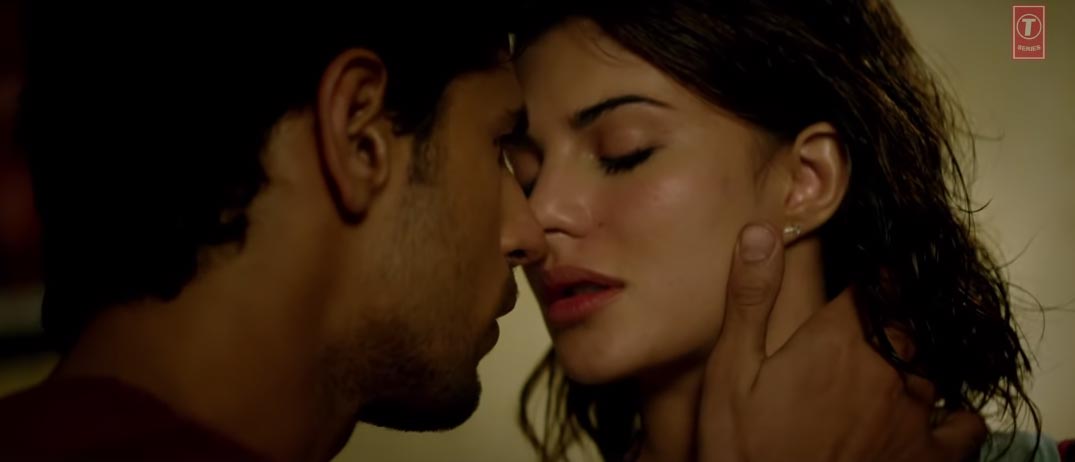 jacquline 4 - Jacqueline Fernandez hot scene - Bollywood actress in bra hot intimate scene sets screens on fire.