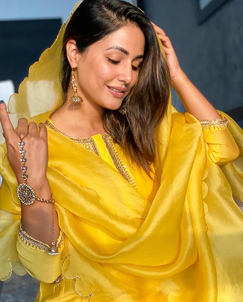 realhinakhan 172107716 792153404746408 2200300714520973604 n - Hina Khan in this beautiful yellow outfit wishes fans a Happy Ramadan - see (15+) photos.