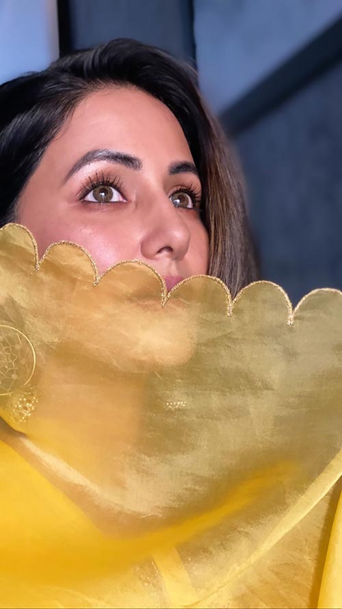 realhinakhan 172162961 506878444021467 889049663229428797 n - Hina Khan in this beautiful yellow outfit wishes fans a Happy Ramadan - see (15+) photos.