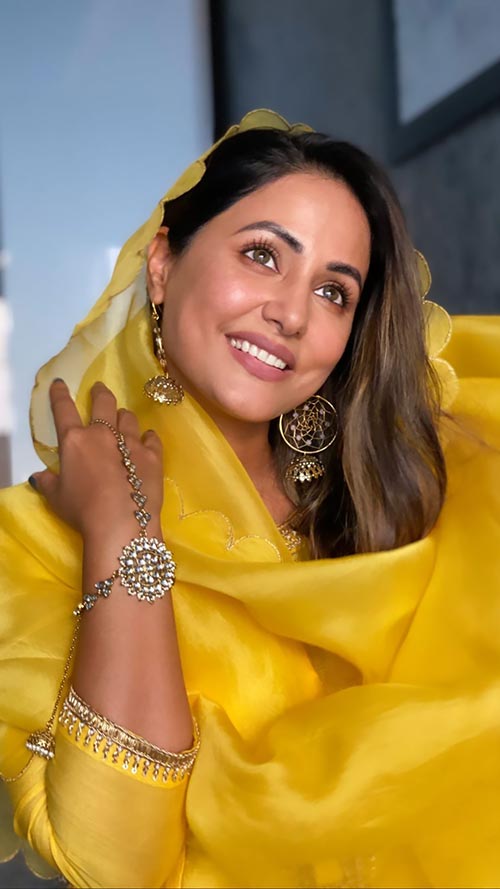 realhinakhan 172428033 2191346564497165 1562414922800721013 n - Hina Khan in this beautiful yellow outfit wishes fans a Happy Ramadan - see (15+) photos.