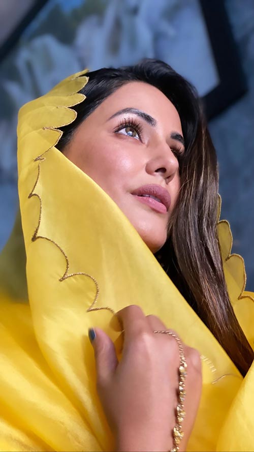 realhinakhan 172436351 510609823281302 2465047709349659310 n - Hina Khan in this beautiful yellow outfit wishes fans a Happy Ramadan - see (15+) photos.