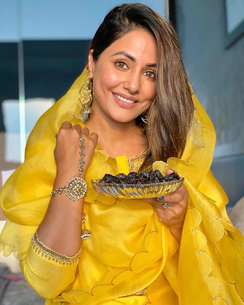 realhinakhan 172710128 862661470978654 9104665040976990851 n - Hina Khan in this beautiful yellow outfit wishes fans a Happy Ramadan - see (15+) photos.