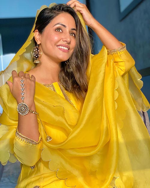realhinakhan 173106591 385078169143444 1253684637321039561 n - Hina Khan in this beautiful yellow outfit wishes fans a Happy Ramadan - see (15+) photos.