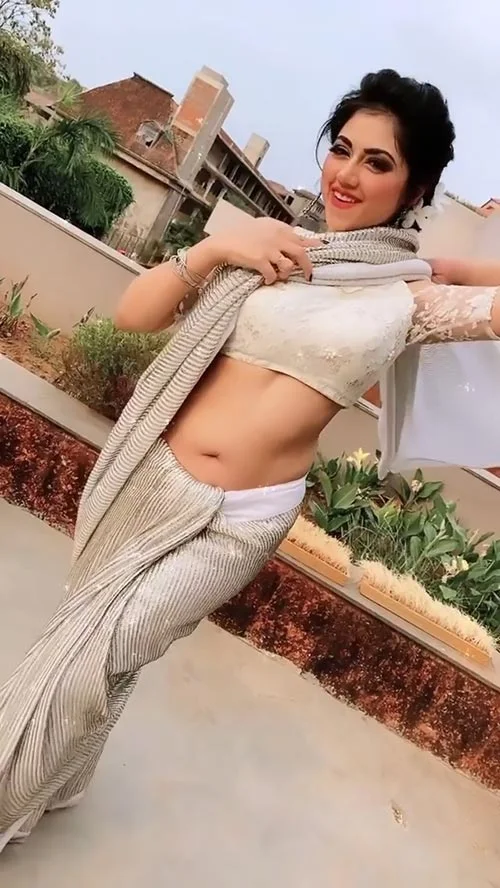 reema worah curvy sexy body saree - Reema Worah's dance in saree - the actress continues to raise the heat with latest photos and videos.