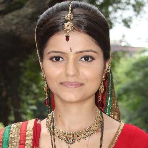 rubina dilaik indian tv actress first show old - 10 Indian TV actresses and how they looked in their first TV show.