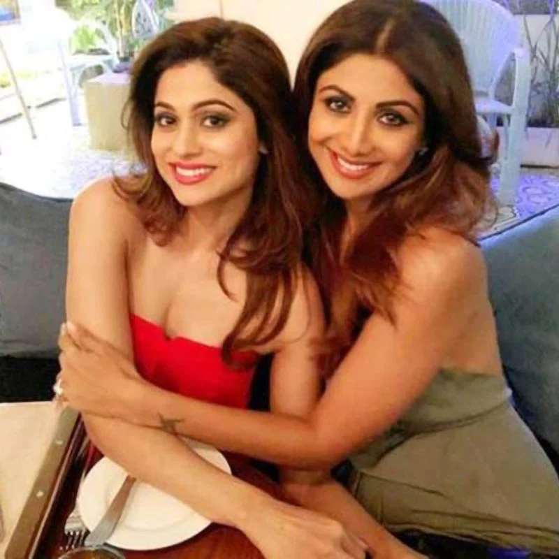 shilpa shetty shamitha shetty bollywood sisters - 11 popular sister duos of Bollywood - Glamorous Indian actresses who are sisters in real life.
