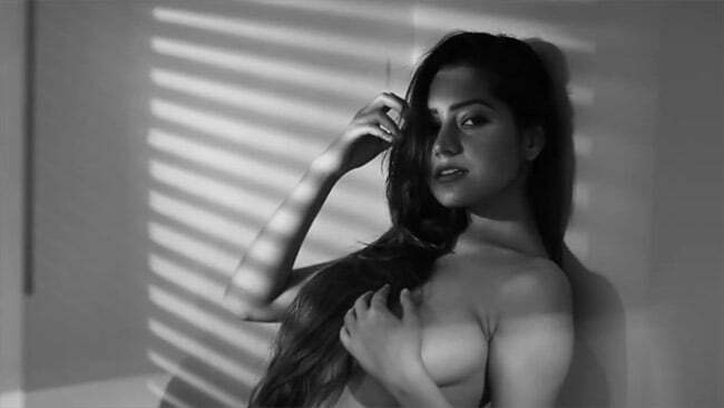 simran 4 - Simran Kaur topless video - Indian Internet sensation and bold model. Video shot by Tarun Singh.