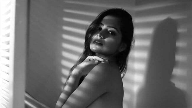 simran 5 - Simran Kaur topless video - Indian Internet sensation and bold model. Video shot by Tarun Singh.