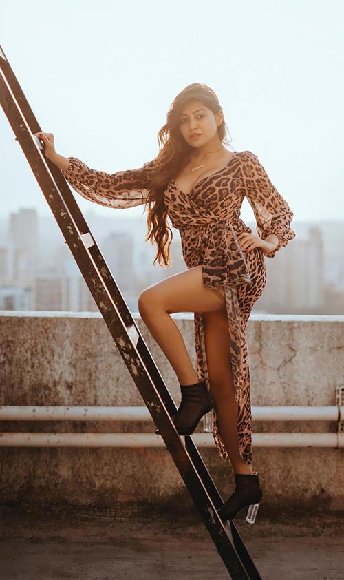 simran kaur sexy legs leopard printed dress 1 - Simran Kaur in bikini vs saree - the Indian model is too hot to handle in any outfit.